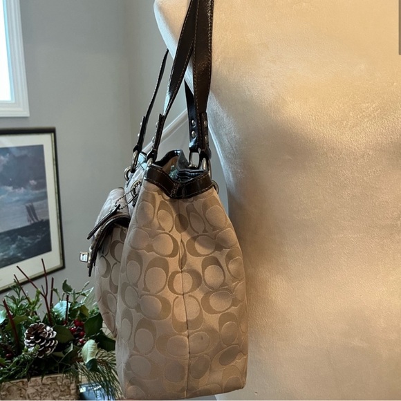 Authentic COACH Signature “PENELOPE” Shoulder Bag Front Turnkey Pocket - Picture 7 of 11